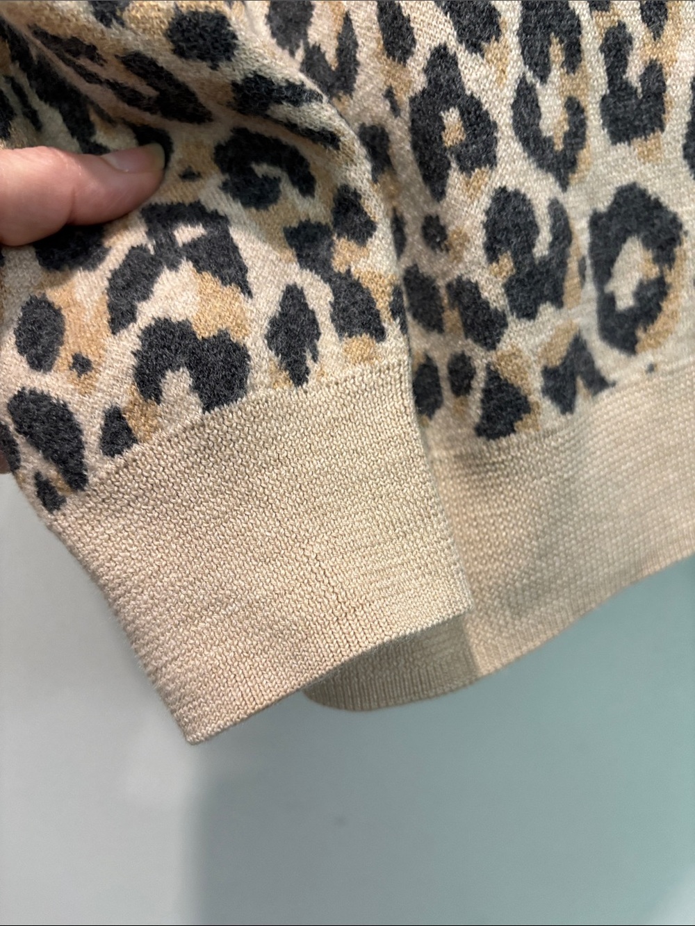 J.Crew 100% Merino Wool Leopard Crewneck Sweater Beige Brown Size M - Picture 5 of 13